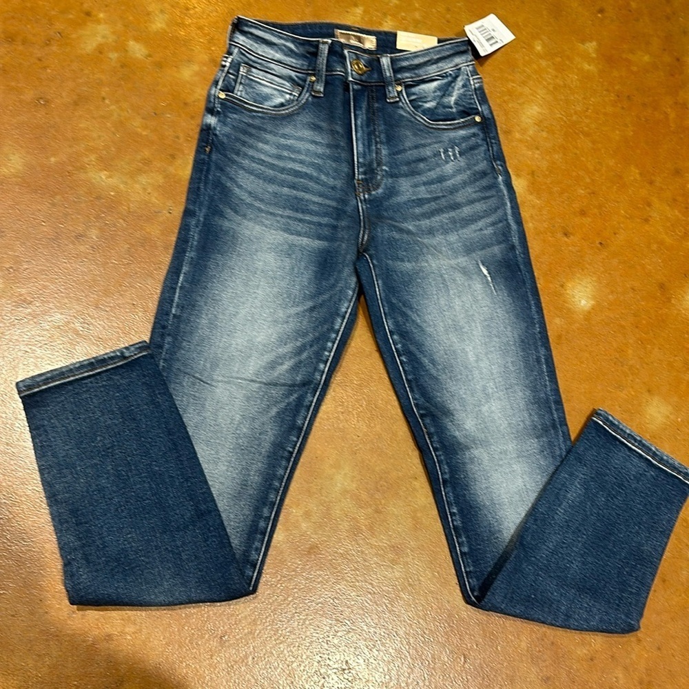 NWT Kut From the Kloth ankle straight leg Jean. Size 00. Waist flat 12.5”.
